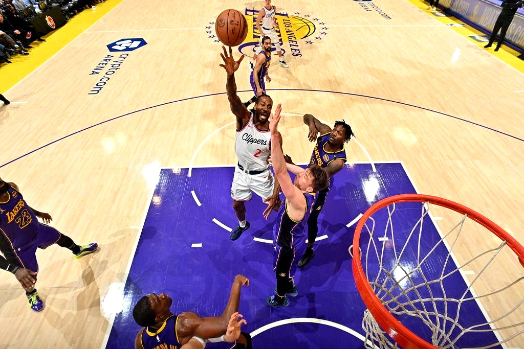 东契奇惊艳全场，快船助攻爆棚，狂砍50分逆转取胜！