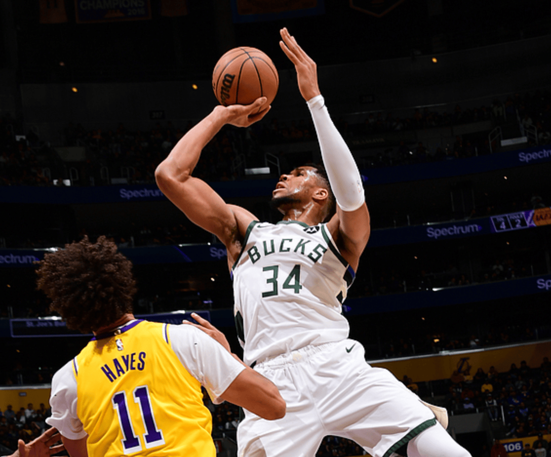 字母哥连续二十场比赛得分超过夺冠，澳大利亚队不断突破！